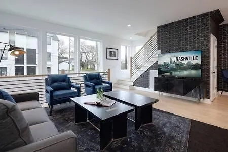 Casa de Férias Stylish Nashville Home With Rooftop Deck Estados Unidos da América